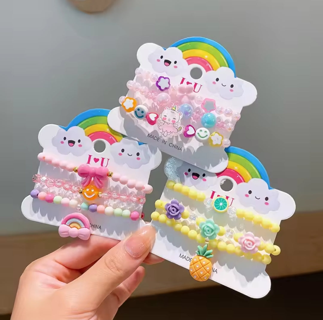 Cute & colorful 3-piece resin bracelets for girls! 🌈✨ Perfect for parties, playtime, or any day! 💖🎉 Fun charms & vibrant designs to brighten up her look! 🦄👧