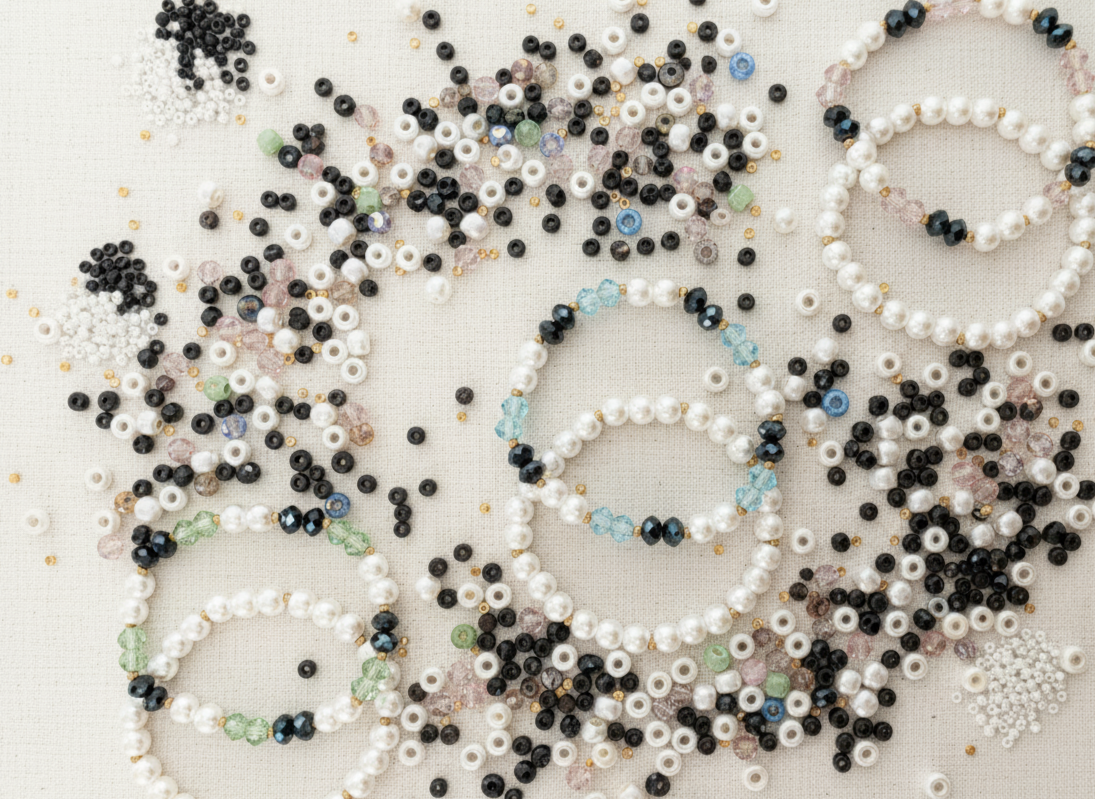 ✨Midnight Bloom Pearl Bracelet Set✨